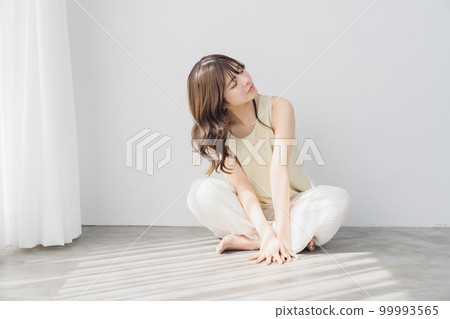 natural beauty woman 99993565