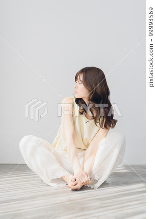 natural beauty woman 99993569