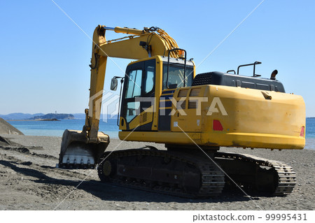 Power shovel for construction by the sea 99995431