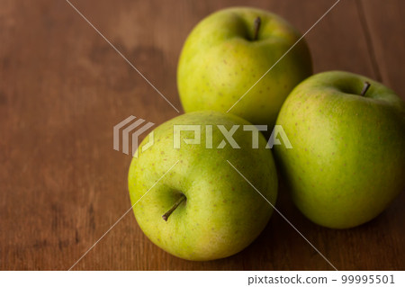 Yellow green apple Orin 99995501