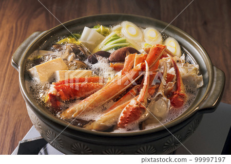 Hot pot with snow crab, vegetables and mushrooms 99997197