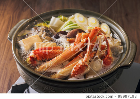 Hot pot with snow crab, vegetables and mushrooms Hot pot with snow crab, vegetables and mushrooms 99997198