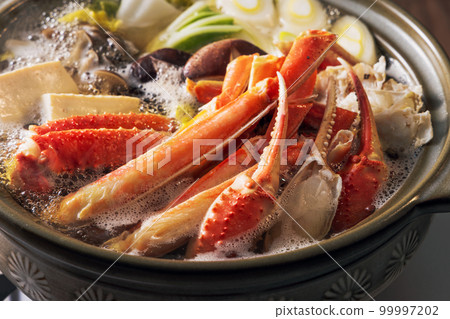 Hot pot with snow crab, vegetables and mushrooms 99997202