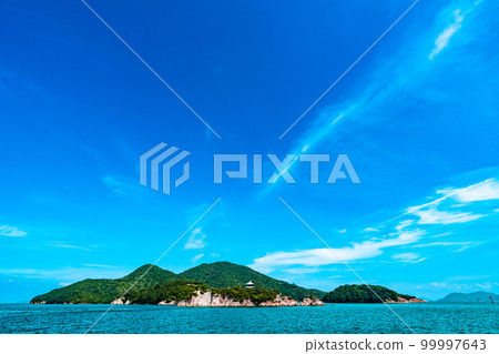 [Important Preservation District for Groups of Traditional Buildings] Tomo-cho, Fukuyama City Early Autumn Blue Sky, Sensuijima Island and Bentenjima 2 Fukuyama City, Hiroshima Prefecture 99997643