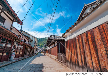 [Important Preservation District for Groups of Traditional Buildings] Townscape with the Ota Family Residence, an important cultural property in Tomo-cho, Fukuyama City 1 Fukuyama City, Hiroshima Prefecture 99997658