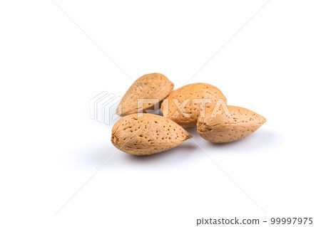 Dried almonds 99997975