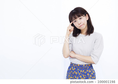 一個三十多歲的女人擔心 100001198