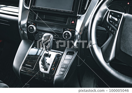Speedometer in car and when stopped Speedometer in car and when stopped 100005046