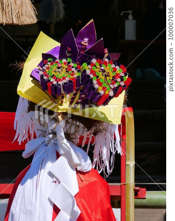 Costumes for the Japanese folk performing art Furyu Odori (Nohara Hachimangu Shrine, Arao City, Kumamoto Prefecture) 100007036