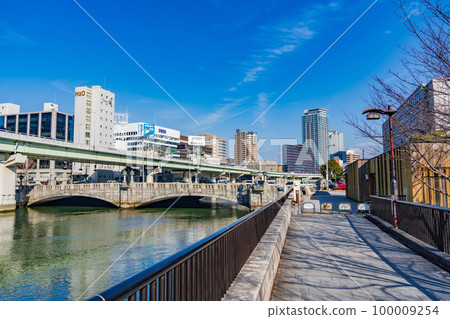 Osaka city streets along the Dojima River Osaka city streets along the Dojima River 100009254
