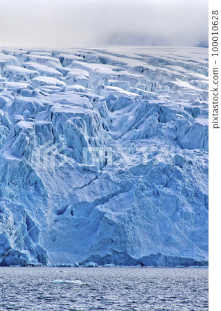 Deep Blue Glacier, Albert I Land, Norway Deep Blue Glacier, Albert I Land, Norway 100010628