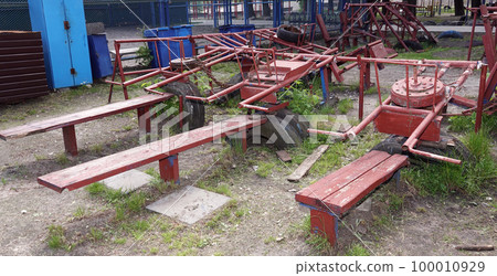 Kiev, Ukraine May 15, 2020: home-made simulators on which Kiev residents go in for sports in the hydropark Kiev, Ukraine May 15, 2020: home-made simulators on which Kiev residents go in for sports in the hydropark 100010929