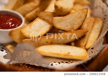 delicious fries and ketchup delicious fries and ketchup 100011438