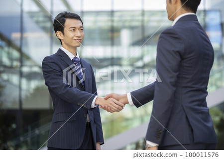 商人握手合影《LINK FOREST》 商人握手合影《LINK FOREST》 100011576