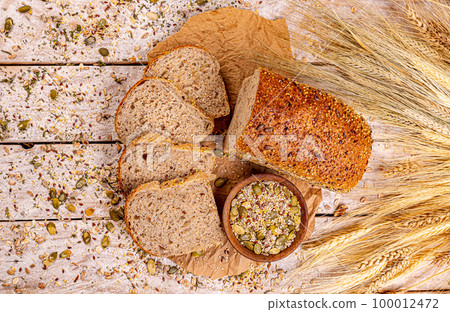 Bread with different seeds, 100012472