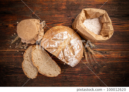 Homemade sourdough bread 100012620