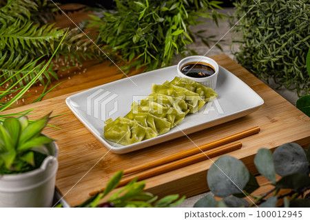 Green spinach dumplings Green spinach dumplings 100012945