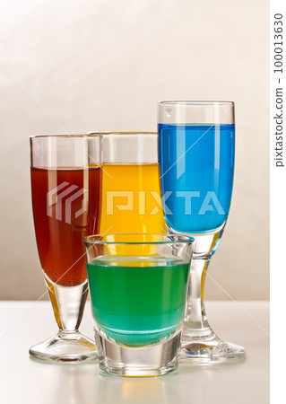 Cocktails with alcohol 100013630