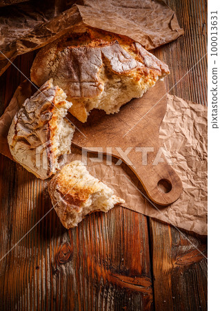 Freshly baked bread 100013631