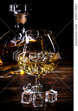 Vintage cognac 100013667