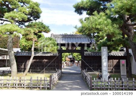 Ashikaga City Ashikaga School Nyutokumon and Pine Trees Ashikaga City Ashikaga School Nyutokumon and Pine Trees 100014199