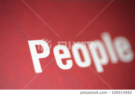 The English word "People" stands out with white letters on a red background 100014980