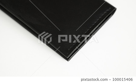 Men's black empty leather wallet with a zip and lots of pocket. Leather accessories. Men's black empty leather wallet with a zip and lots of pocket. Leather accessories. 100015406