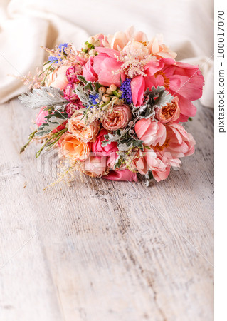Wedding flowers, bridal bouquet 100017070