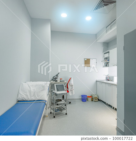 Modern consulting room 100017722