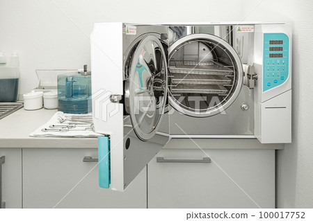 Machine for sterilizing medical equipment Machine for sterilizing medical equipment 100017752