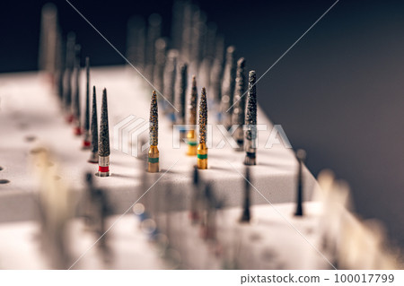 Various diamond drill bits 100017799