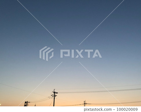 Dusk and electric wire 100020009
