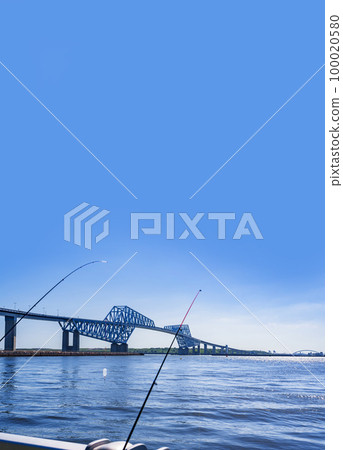 Fishing on the quay of Tokyo Bay [ image of outdoor leisure ] 100020580