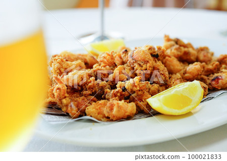 Spain's classic tapas - fried chipirones (firefly squid) 100021833