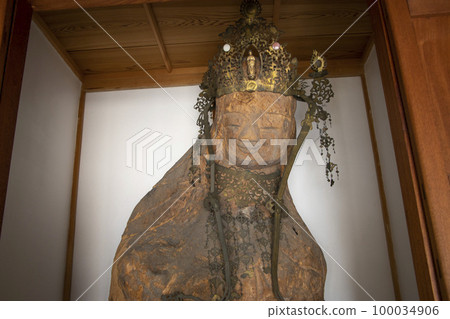 Statue of Kannon Bodhisattva by Enku 100034906