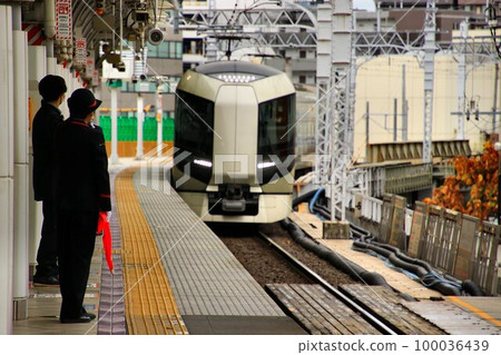 Entering "Tokyo Skytree Station" where three-dimensional construction is progressing ... "Liberty Limited Express" 500 series Entering "Tokyo Skytree Station" where three-dimensional construction is progressing ... "Liberty Limited Express" 500 series 100036439
