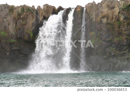 Scenery of Harajiri Falls Scenery of Harajiri Falls 100036653