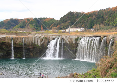 Scenery of Harajiri Falls Scenery of Harajiri Falls 100036672
