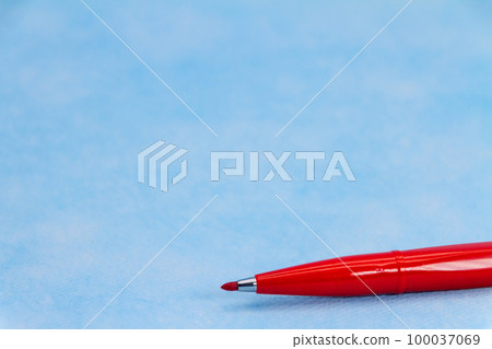 red felt-tip pen red felt-tip pen 100037069