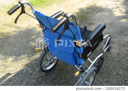 Wheelchair lightweight for assistance 100038273