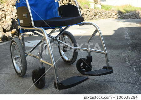 Wheelchair lightweight for assistance 100038284