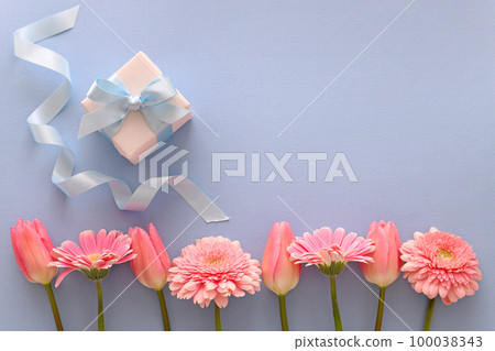White day gift box pink gerbera and tulip 100038343