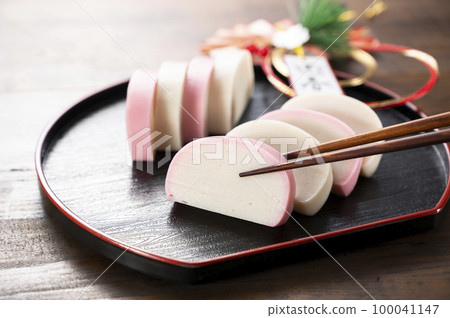 紅色和白色魚醬 紅色和白色魚醬 100041147