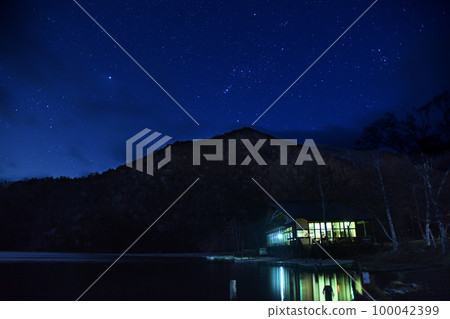 奧日光湖 Yunoko Lakeside 夜景 View of Orion 奧日光湖 Yunoko Lakeside 夜景 View of Orion 100042399