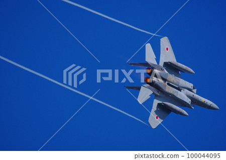 F-15 of the Air Self-Defense Force performing a maneuver flight at the air festival F-15 of the Air Self-Defense Force performing a maneuver flight at the air festival 100044095