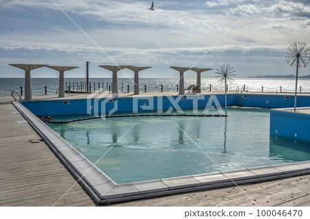 Relaxation area with pool on the beach Relaxation area with pool on the beach 100046470