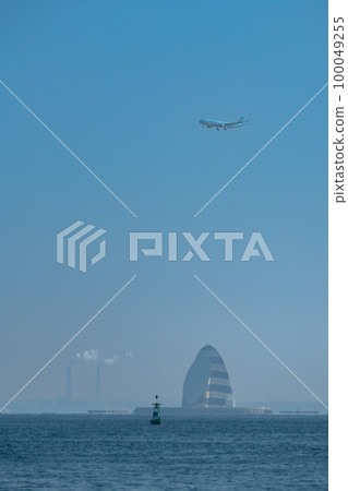 Passenger plane flying in the blue sky Passenger plane flying in the blue sky 100049255
