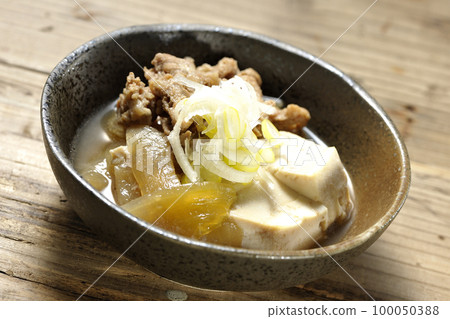 Tofu, onion, green onion, beef, meat tofu Tofu, onion, green onion, beef, meat tofu 100050388