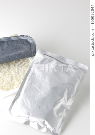 Disaster, emergency food, retort food, packed rice Disaster, emergency food, retort food, packed rice 100052044