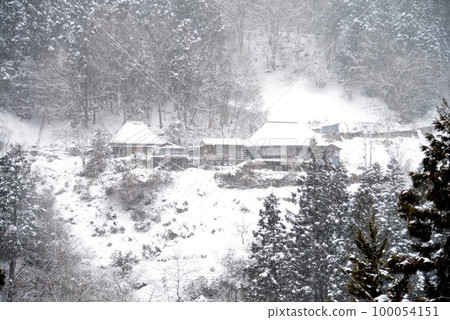Iya Mountain Village Winter Scenery (Nishi-Iya Mountain Village, Miyoshi City, Tokushima Prefecture) 100054151